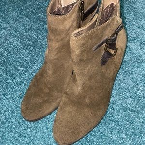 Tahari women's ankle boots with free matching bracelet